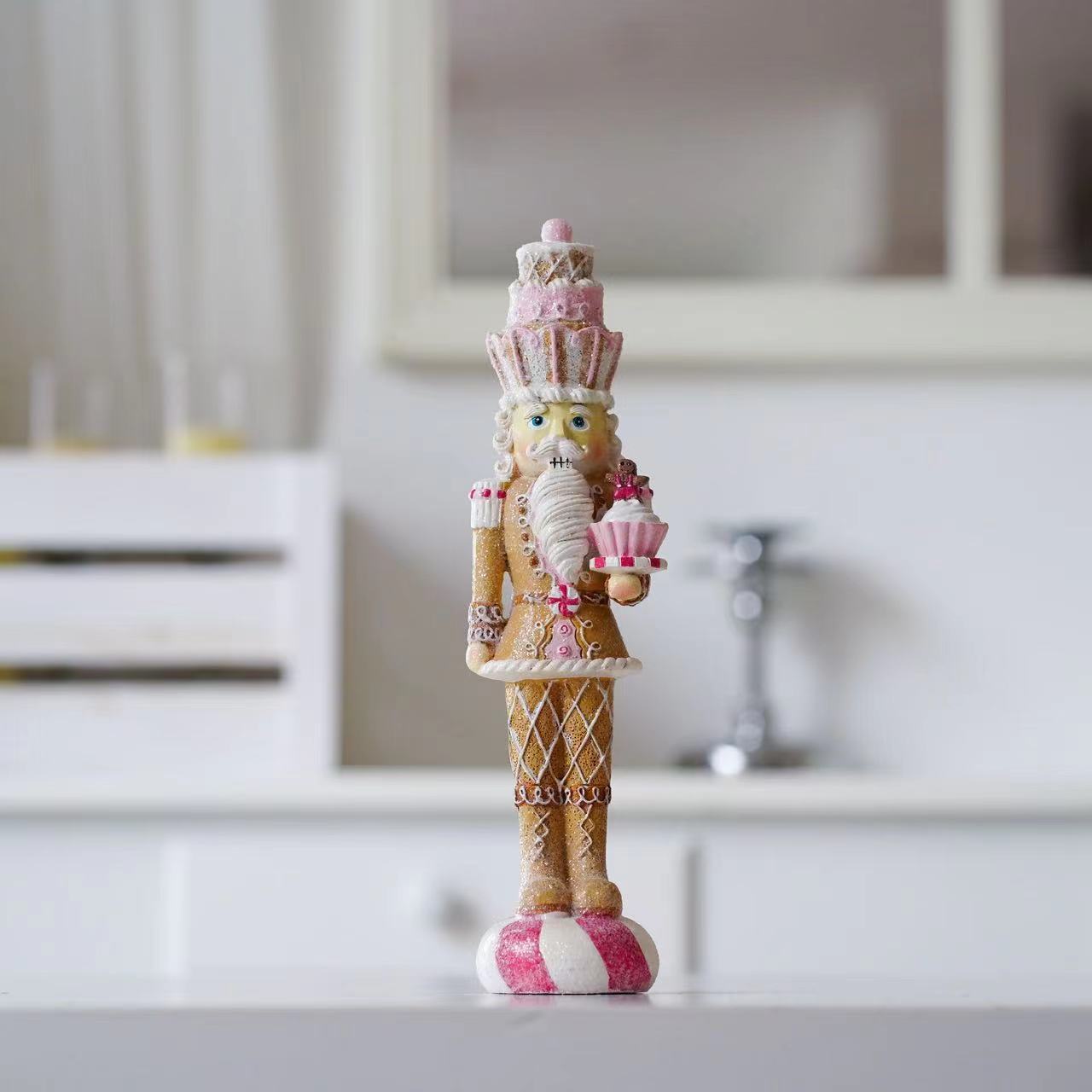 Sweet Pink Nutcracker Soldier  - đánh giá và giá Nutcracker Figurine